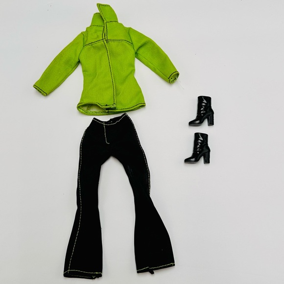1998 Fashion Avenue Barbie Doll Dance Party Green Black Outfit with Black Boots - Picture 1 of 10